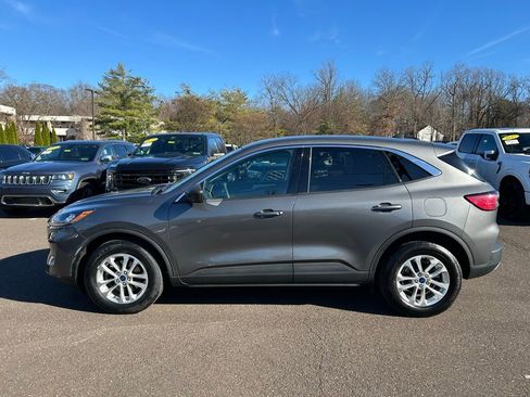 Certified 2022 Ford Escape SE image 12