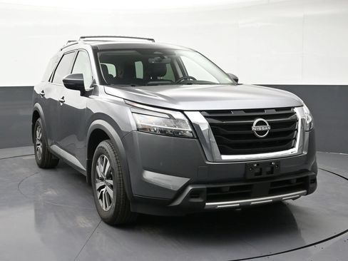 Used 2024 Nissan Pathfinder SL AWD/4WD image 7
