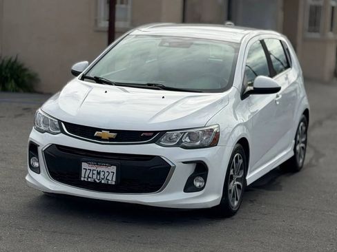 Used 2017 Chevrolet Sonic LT w/ Convenience Package FWD image 5