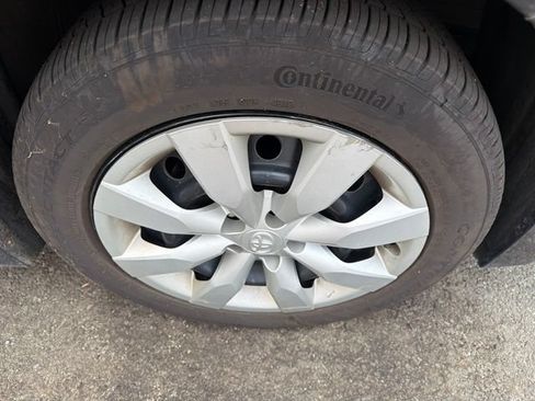 Used 2016 Toyota Corolla LE FWD image 8