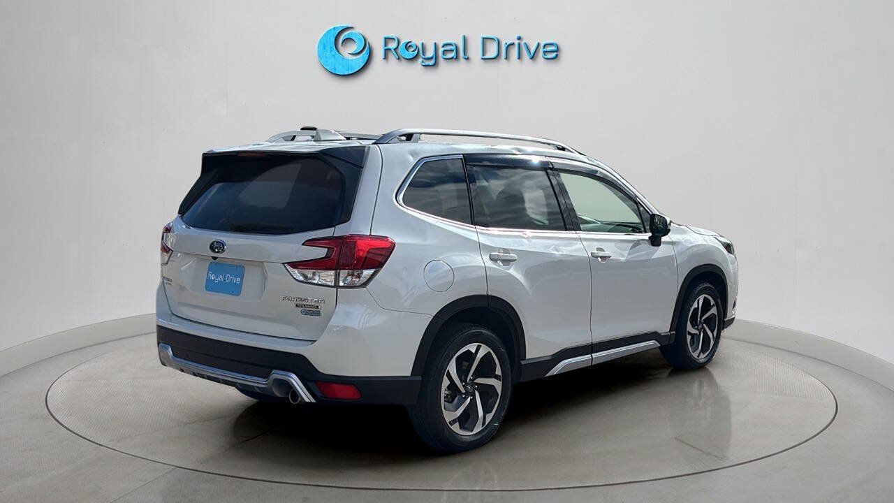Used 2023 Subaru Forester Touring AWD/4WD image 5