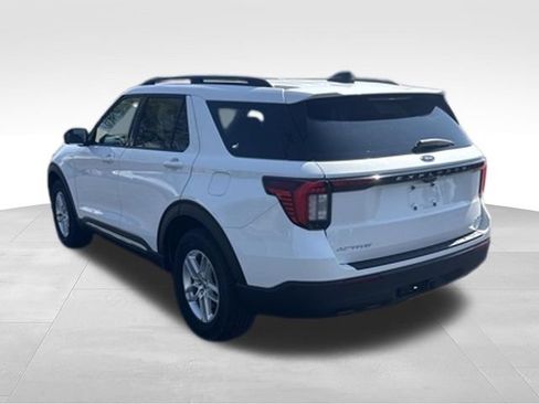 Used 2025 Ford Explorer Active AWD/4WD image 5