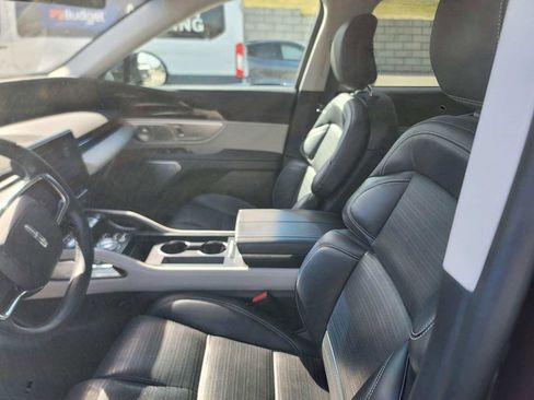 Used 2024 Lincoln Nautilus Reserve w/ Equipment Group 203A image 5