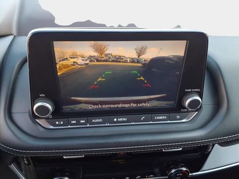 Used 2023 Nissan Rogue SV image 21