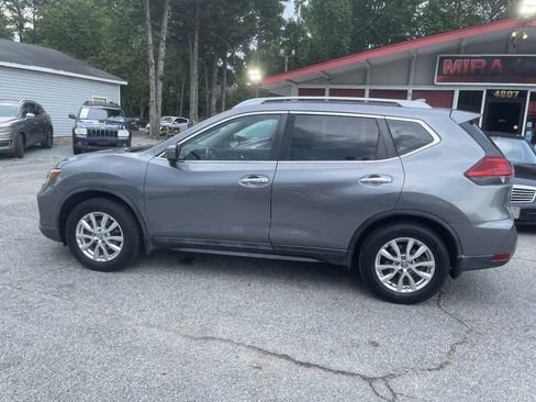 Used 2017 Nissan Rogue SV FWD image 6