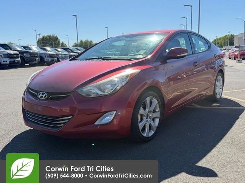 Used 2013 Hyundai Elantra Limited w/ Technology Pkg FWD image 3