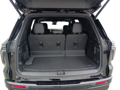 New 2026 Chevrolet Traverse High Country w/ LPO, Floor Liner Package image 13