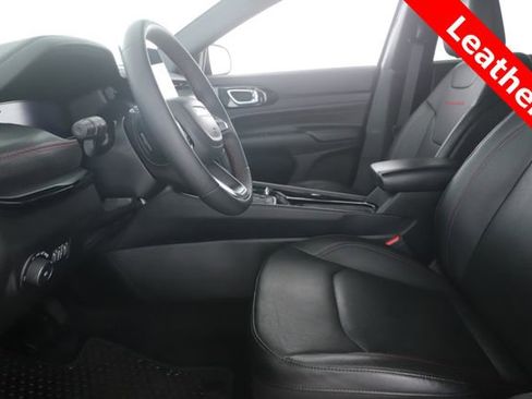 Used 2024 Jeep Compass Trailhawk w/ Trailhawk Elite Group image 16