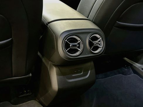 Used 2024 Chevrolet Blazer EV LT AWD/4WD image 28