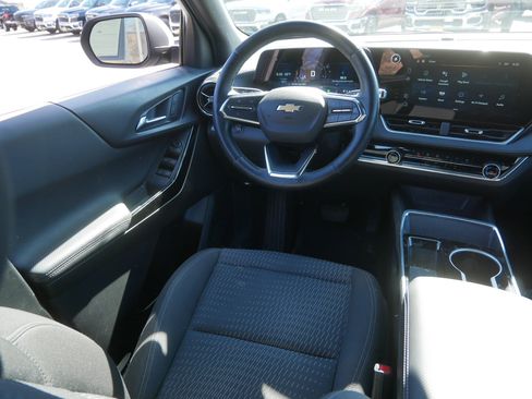 Used 2025 Chevrolet Equinox LT w/ Safety and Technology Package AWD/4WD image 9