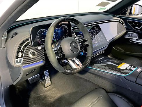 New 2026 Mercedes-Benz E 53 AMG e 4MATIC Sedan image 9