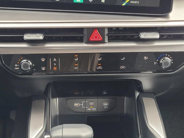 New 2026 Kia Sorento LX FWD image 17