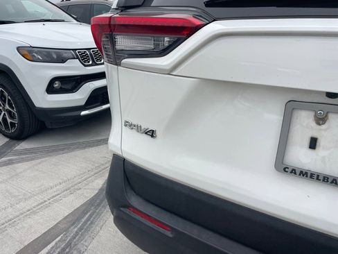 Used 2019 Toyota RAV4 XLE w/ Carpet Mat Package image 5