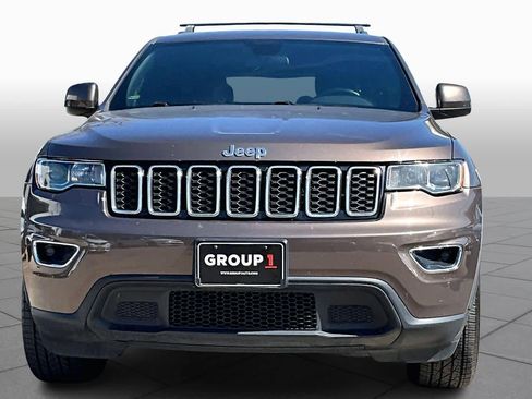 Used 2021 Jeep Grand Cherokee Laredo image 3