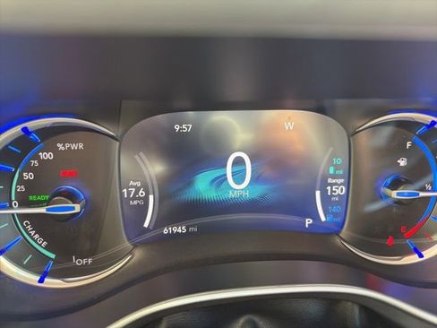 Used 2024 Chrysler Pacifica Select image 14