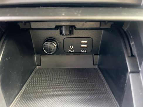 Used 2017 Subaru Outback 2.5i Limited AWD/4WD image 32
