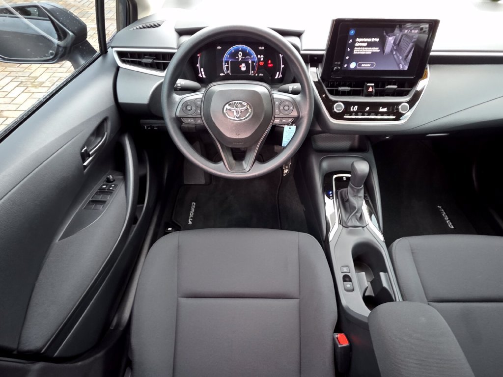 Used 2026 Toyota Corolla LE FWD image 6