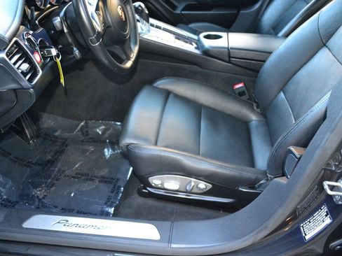 Used 2014 Porsche Panamera 4 w/ Premium Package image 34