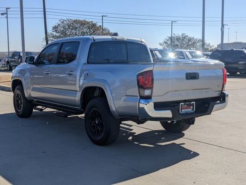 Used 2020 Toyota Tacoma SR5 image 8