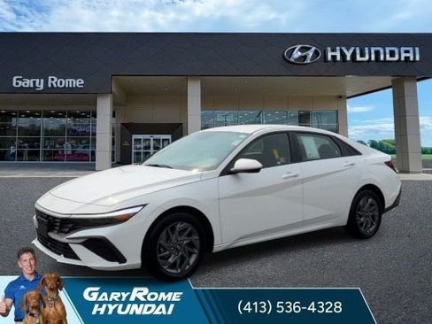 Certified 2024 Hyundai Elantra SEL FWD image 4