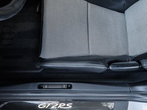 Used 2018 Porsche 911 GT2 RS image 20