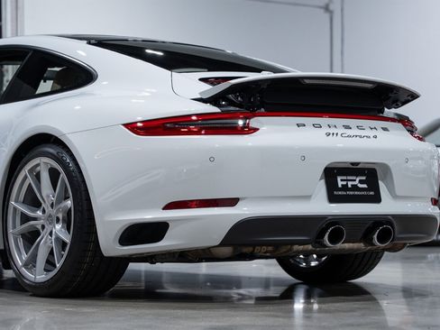 Used 2019 Porsche 911 Carrera 4 AWD/4WD image 14