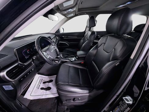 Used 2025 Kia Telluride S FWD image 13