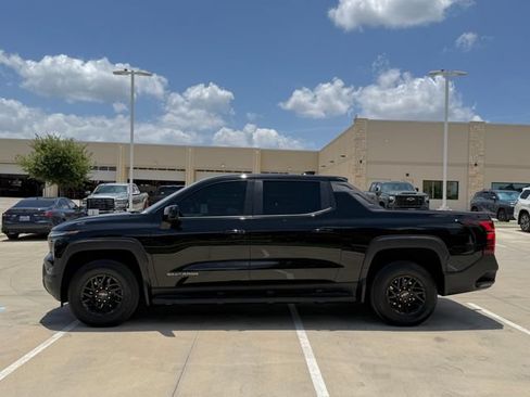 Used 2024 Chevrolet Silverado EV W/T AWD/4WD image 5