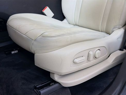 Used 2020 Buick Enclave Essence w/ Sound and Sites Package image 24