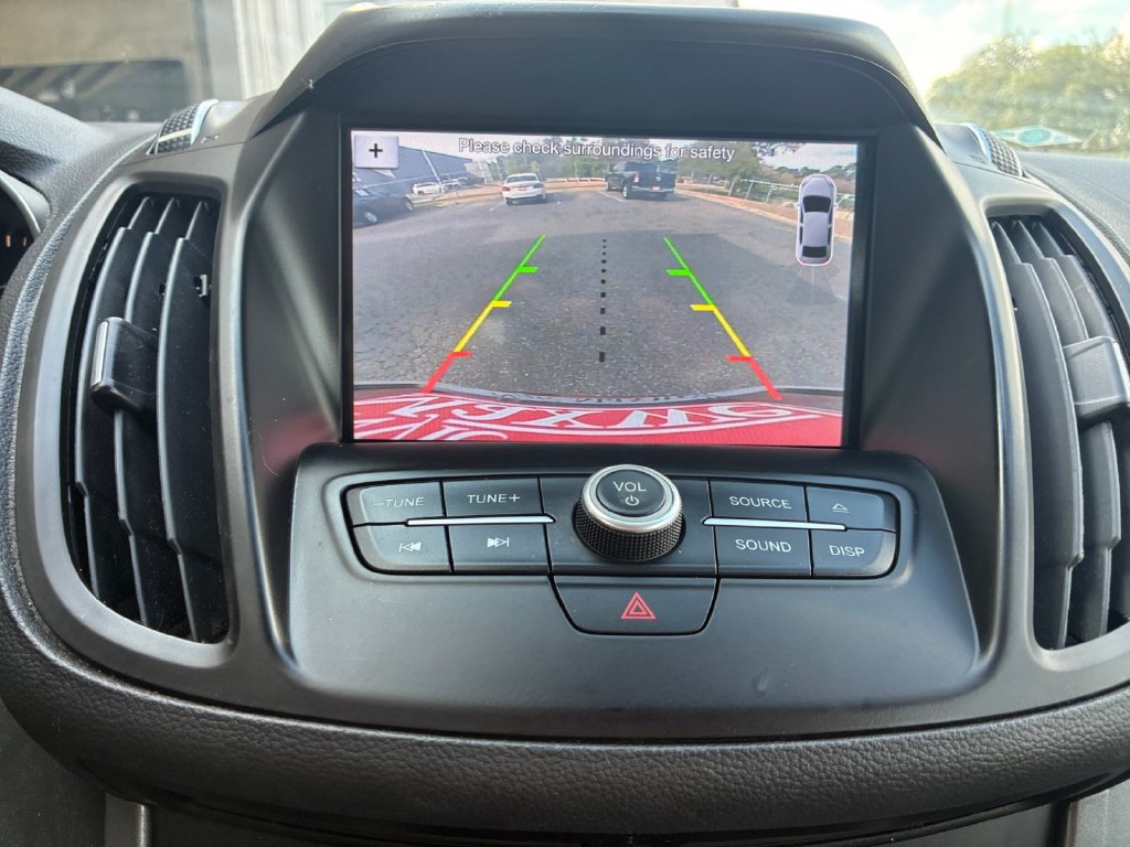 Used 2017 Ford Escape SE w/ Equipment Group 201A FWD image 9