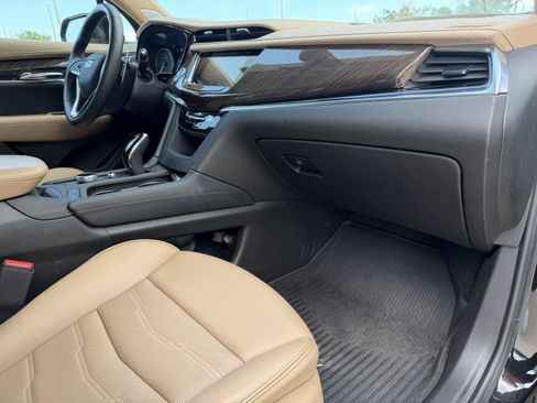 Certified 2025 Cadillac XT6 Sport w/ Platinum Package AWD/4WD image 12