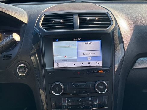 Used 2019 Ford Explorer XLT w/ Equipment Group 202A image 11