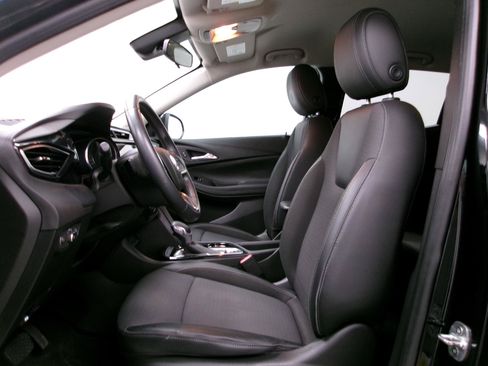 Used 2022 Buick Encore GX Select AWD/4WD image 8