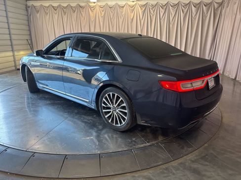 Used 2017 Lincoln Continental Select image 5