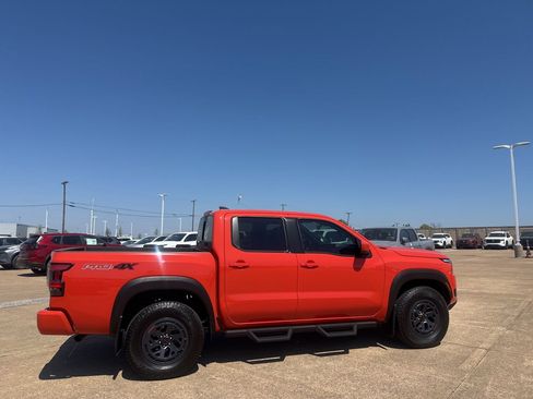 Certified 2025 Nissan Frontier PRO-4X image 24