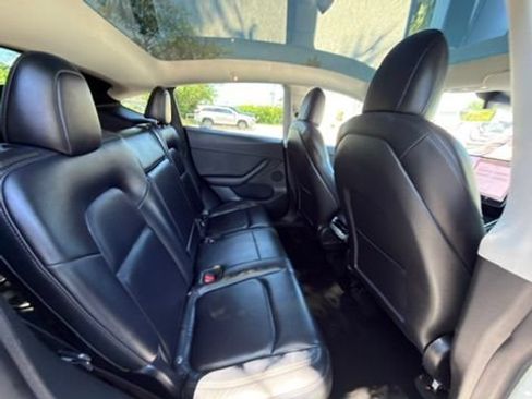 Used 2020 Tesla Model Y Long Range AWD/4WD image 27