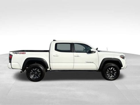 Used 2023 Toyota Tacoma TRD Off-Road w/ Technology Package image 9