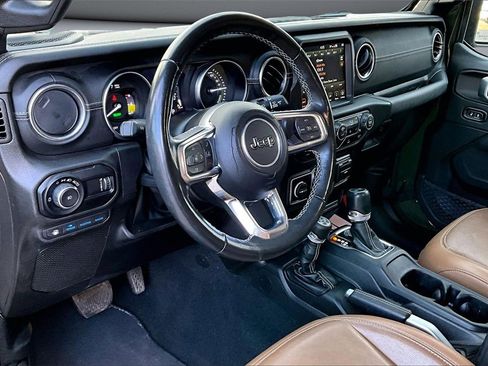 Used 2023 Jeep Wrangler Unlimited Sahara w/ Cold Weather Group image 17