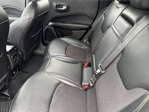 Used 2020 Jeep Compass Latitude w/ Cold Weather Group AWD/4WD image 18