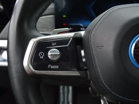 Used 2023 BMW i7 xDrive60 w/ Executive Package 2 AWD/4WD image 15