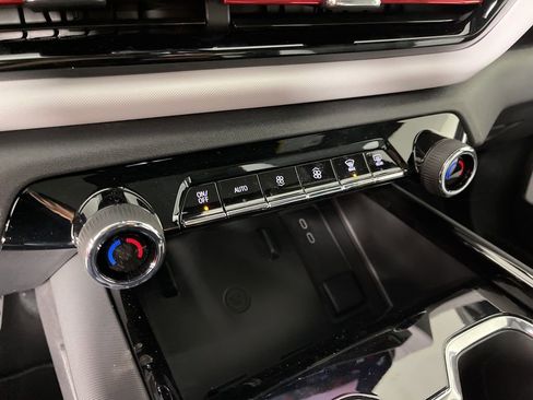 New 2025 Chevrolet Silverado EV RST image 31