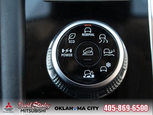 Used 2023 Mitsubishi Outlander SE image 21