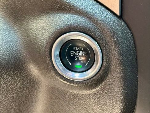 Used 2019 Chevrolet Silverado 1500 LTZ AWD/4WD image 32
