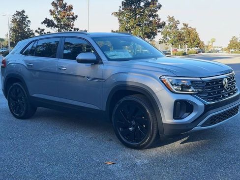 New 2026 Volkswagen Atlas Cross Sport SE image 2