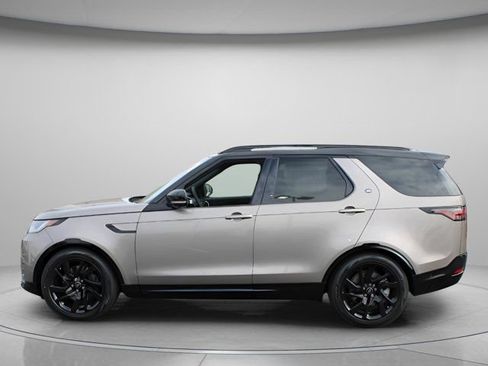 Used 2025 Land Rover Discovery Dynamic SE AWD/4WD image 2