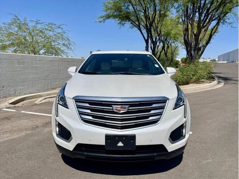 Used 2018 Cadillac XT5 Luxury w/ Driver Awareness Package image 8