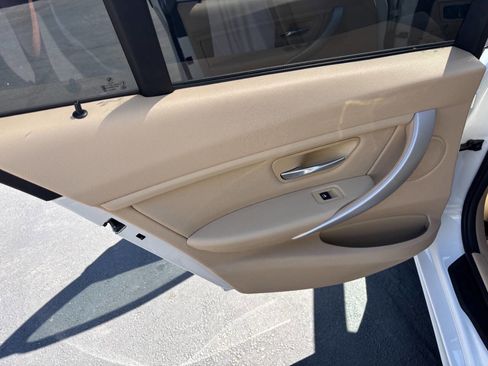 Used 2015 BMW 320i Sedan RWD image 22