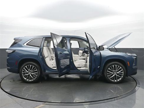 Certified 2025 Buick Enclave Avenir image 57