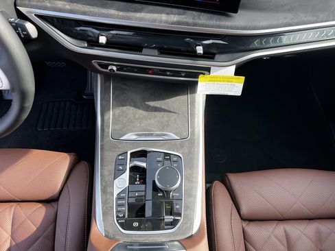 New 2026 BMW X7 xDrive40i image 16