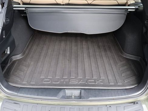 Used 2017 Subaru Outback 3.6R Limited AWD/4WD image 6